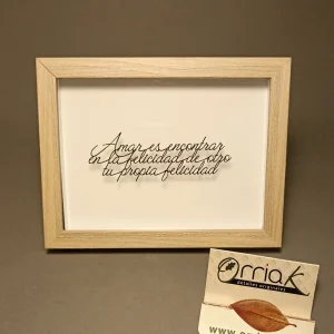 Alternative view of Cuadro con frase recortada en cartulina (2)