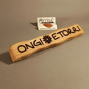 Tablilla Ongi Etorri con Eguzkilore